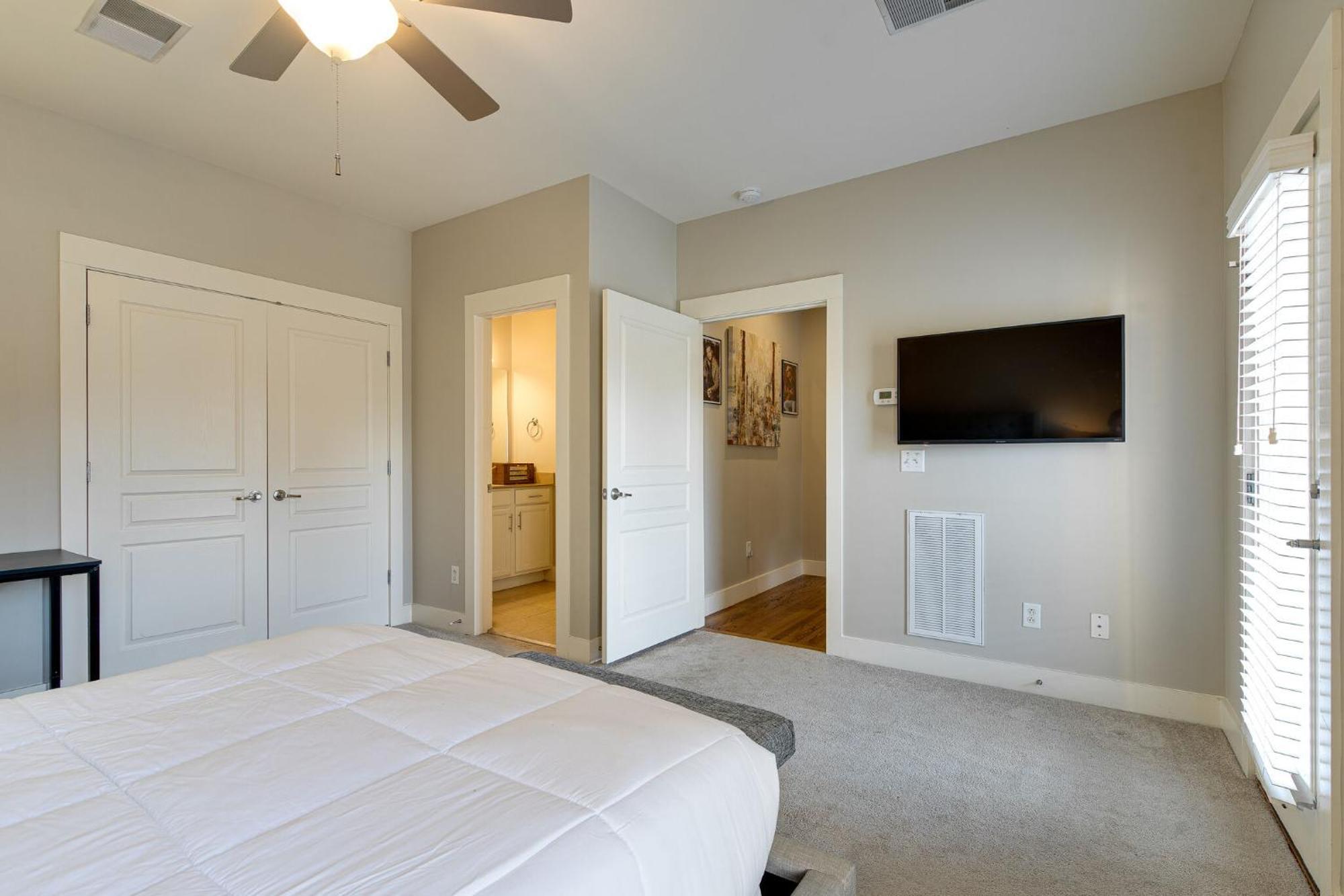 The Celebrity - Minutes To Broadway With A Balcony Apartment Nashville Exterior photo