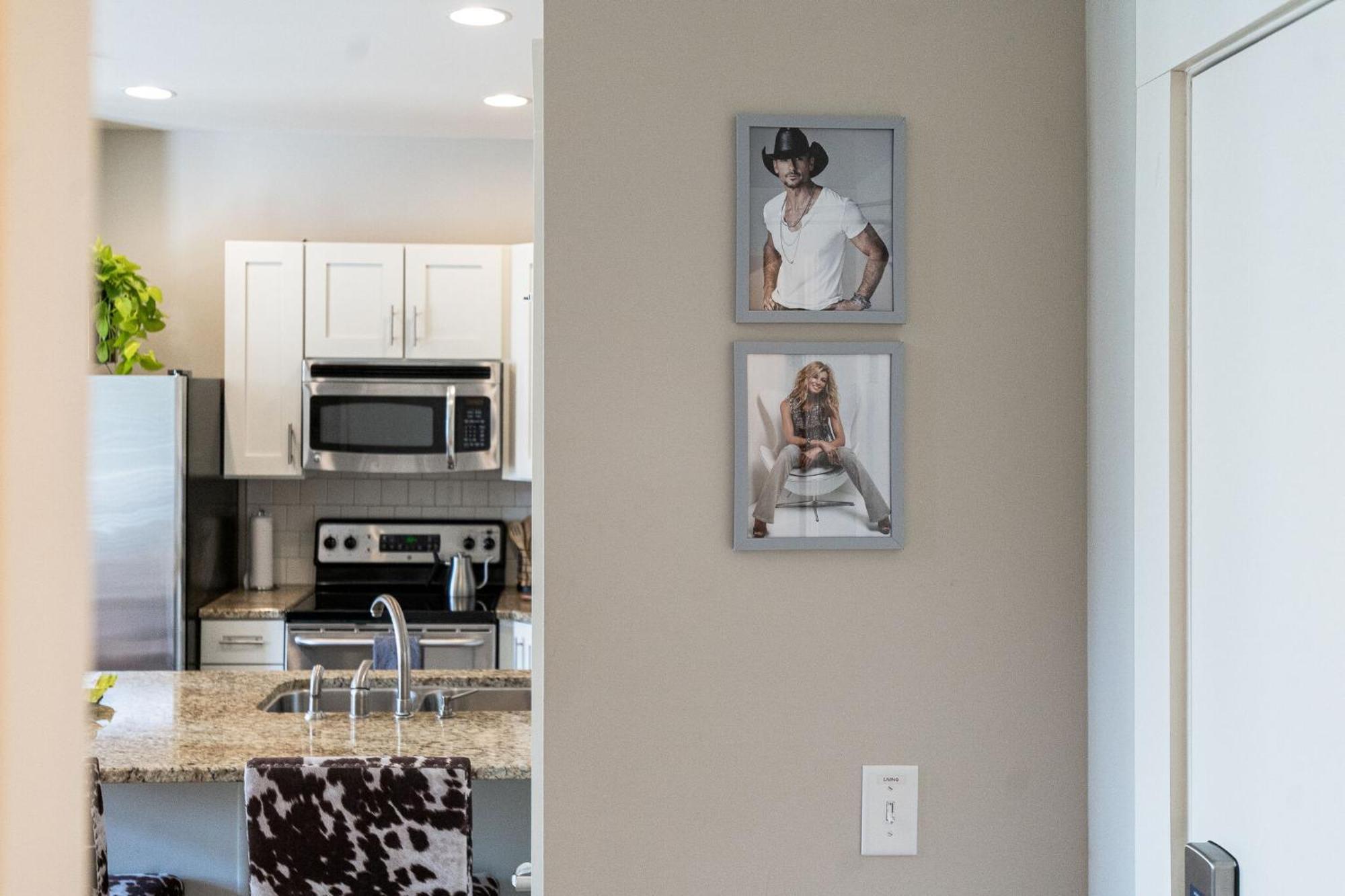 The Celebrity - Minutes To Broadway With A Balcony Apartment Nashville Exterior photo