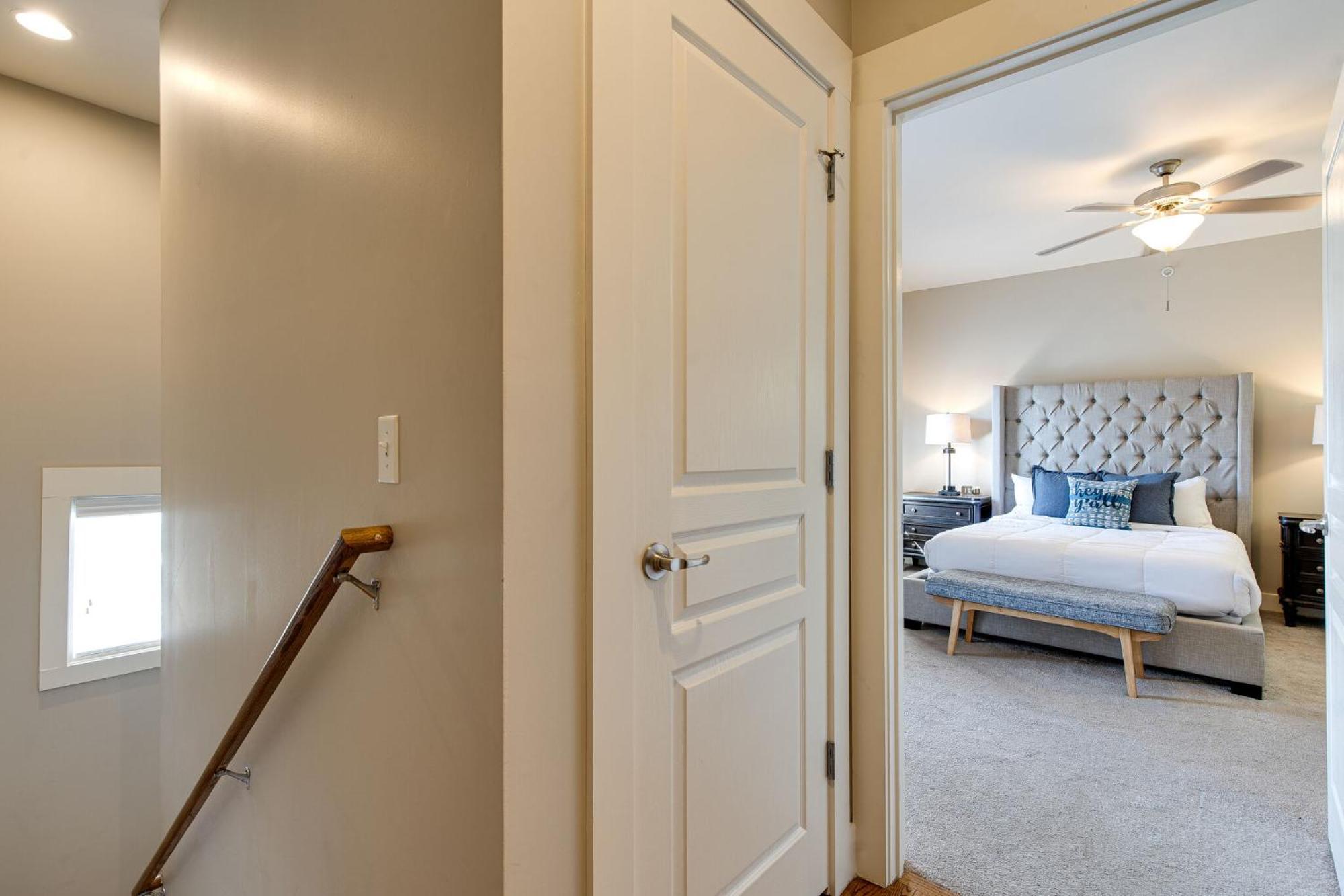 The Celebrity - Minutes To Broadway With A Balcony Apartment Nashville Exterior photo