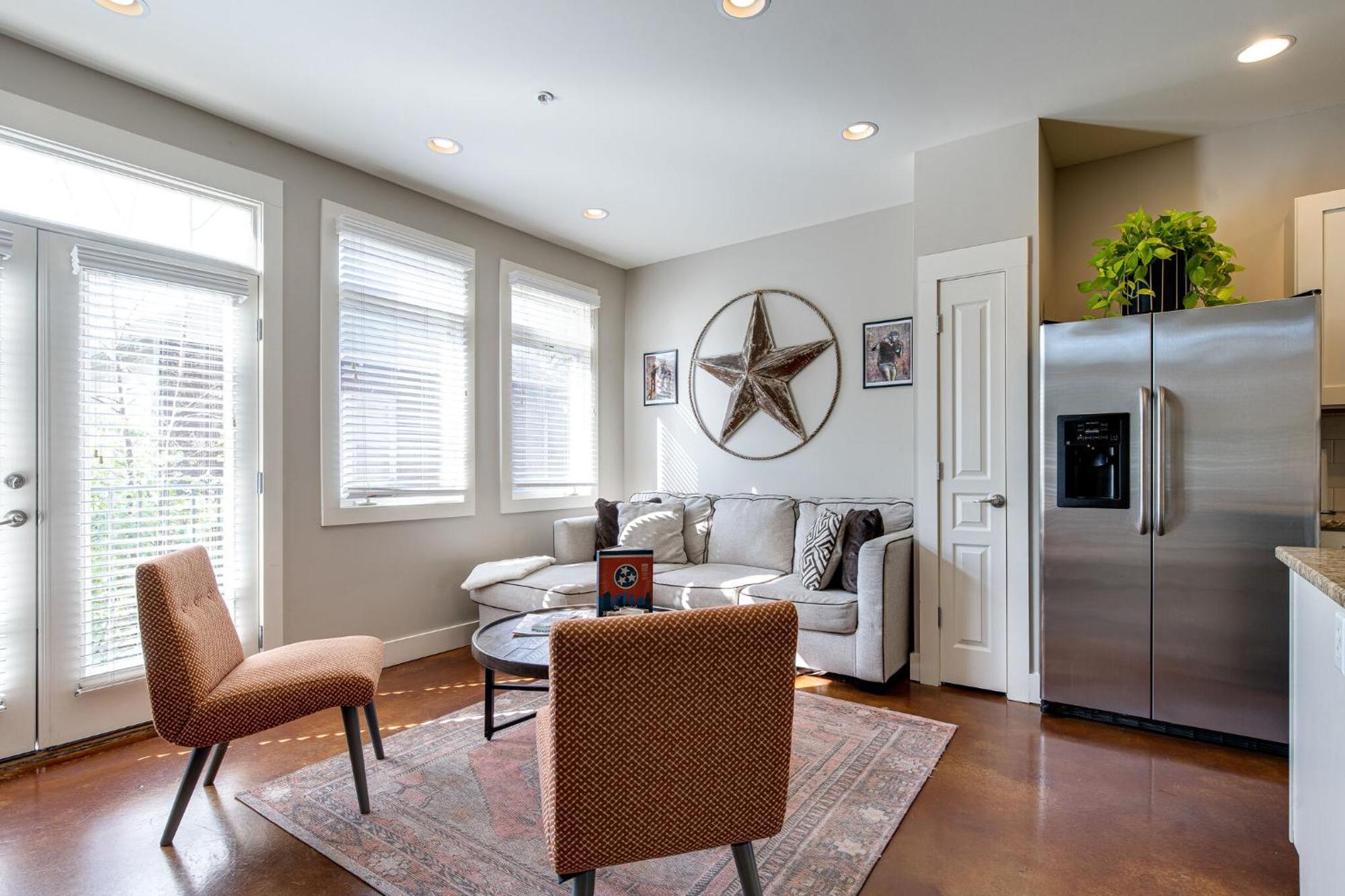 The Celebrity - Minutes To Broadway With A Balcony Apartment Nashville Exterior photo